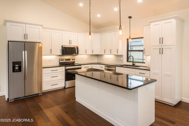 5423 KENVIEW DRIVE, Jefferson City, MO 65109