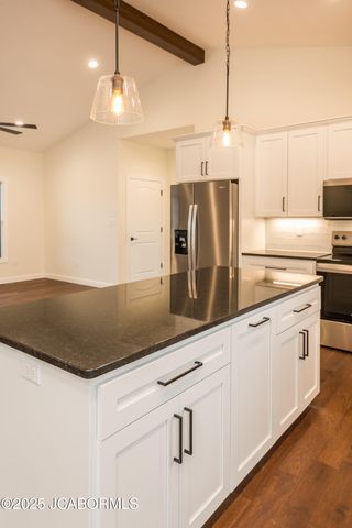 5423 KENVIEW DRIVE, Jefferson City, MO 65109