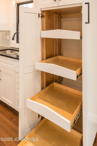 5423 KENVIEW DRIVE, Jefferson City, MO 65109