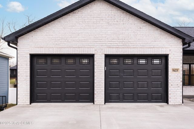 5423 KENVIEW DRIVE, Jefferson City, MO 65109