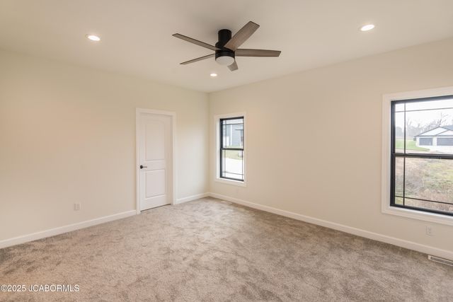 5423 KENVIEW DRIVE, Jefferson City, MO 65109