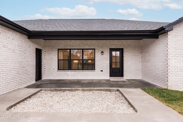 5423 KENVIEW DRIVE, Jefferson City, MO 65109