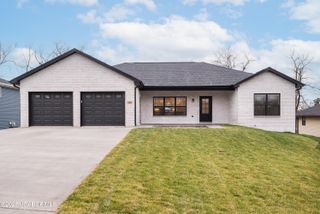 5423 KENVIEW DRIVE, Jefferson City, MO 65109