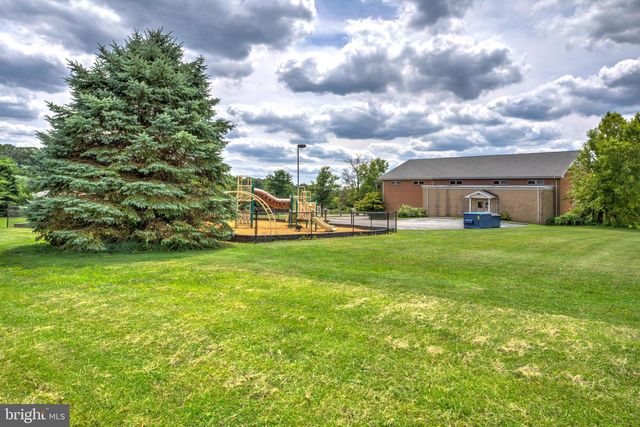 953 CAMPBELL RD, New Freedom, PA 17349