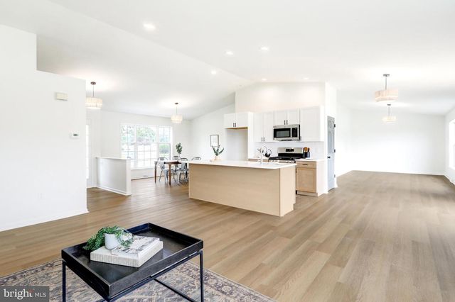 953 CAMPBELL RD, New Freedom, PA 17349