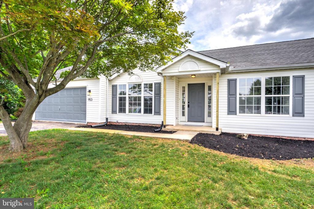 953 CAMPBELL RD, New Freedom, PA 17349