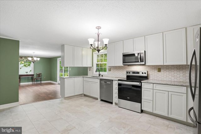32 7TH ST, Shenandoah Junction, WV 25442