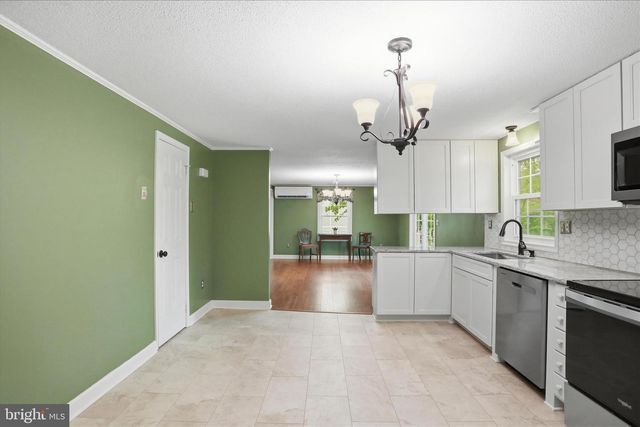32 7TH ST, Shenandoah Junction, WV 25442