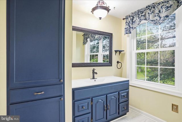 32 7TH ST, Shenandoah Junction, WV 25442