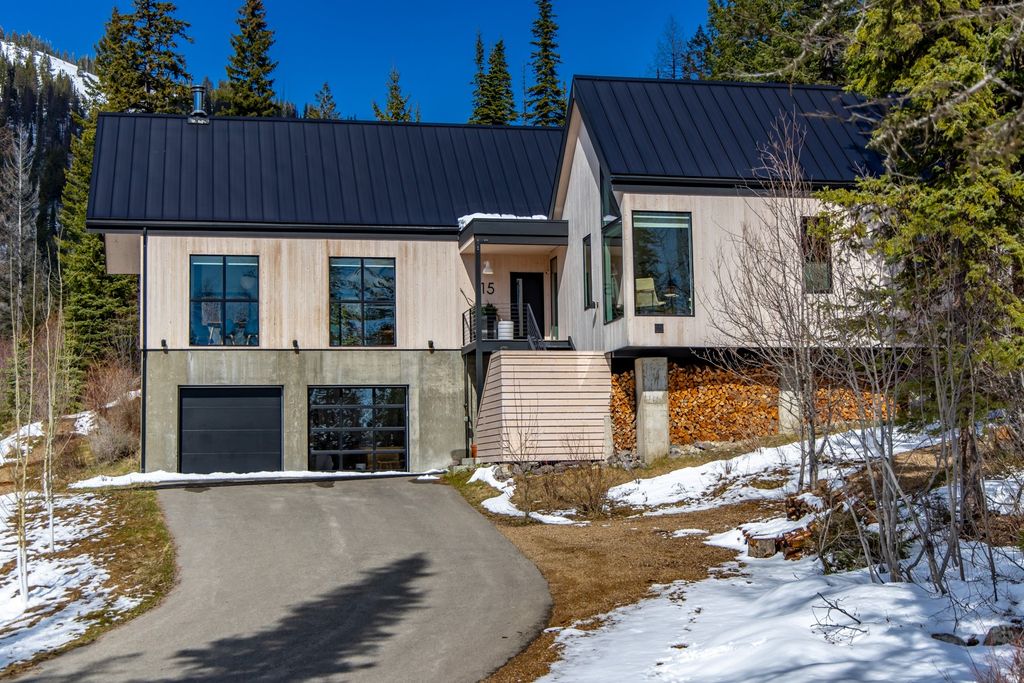 15 Glades Crescent, Whitefish, MT 59937 photo 2