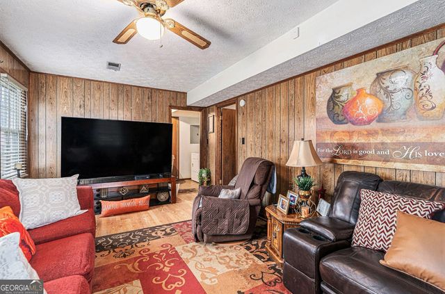 1913 Amberwood Court, Griffin, GA 30223