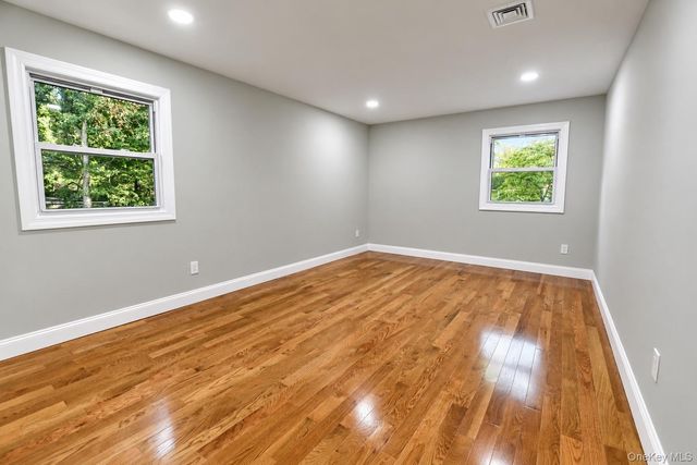 140 Seaman Neck Road, Dix Hills, NY 11746