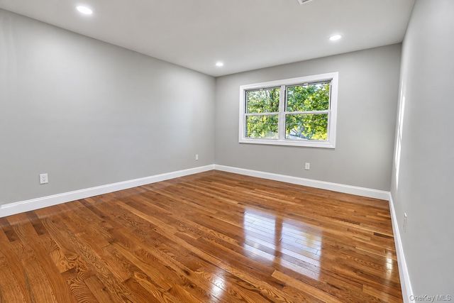 140 Seaman Neck Road, Dix Hills, NY 11746