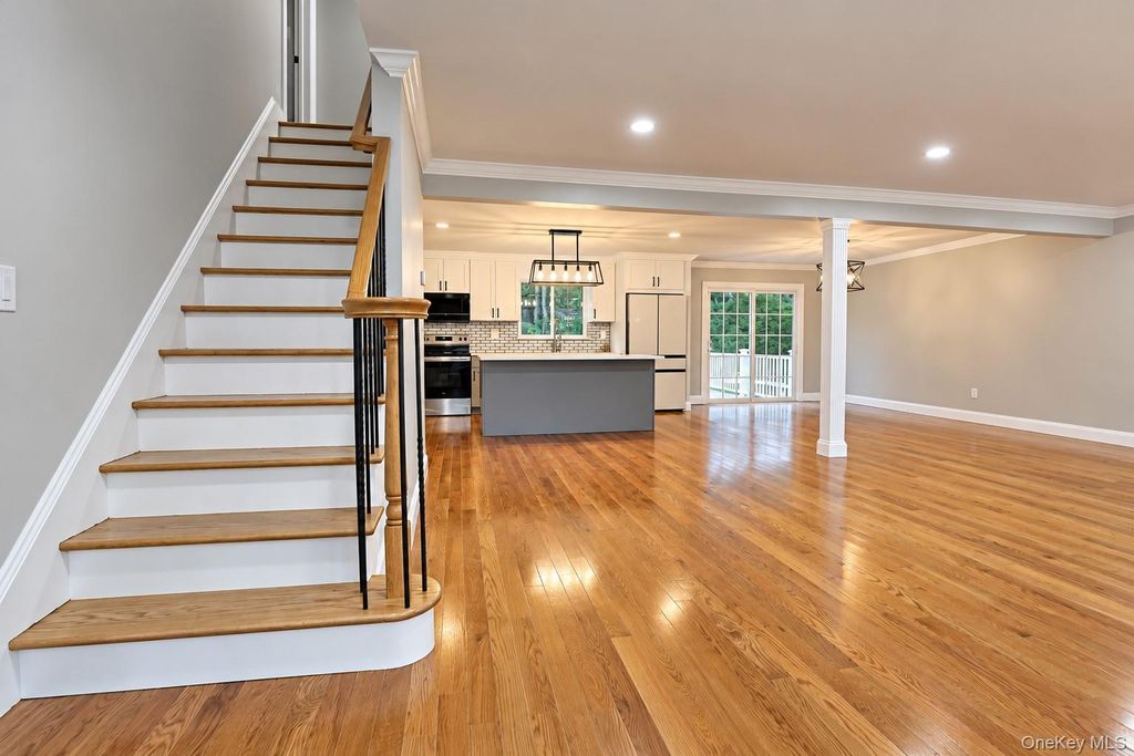140 Seaman Neck Road, Dix Hills, NY 11746 — photo 3