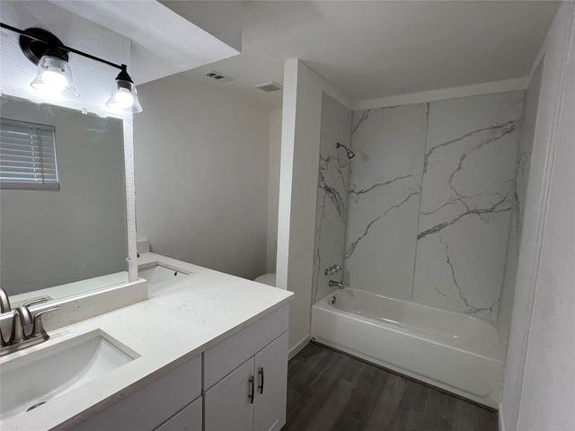 110 Gregory Drive, Heath, TX 75032