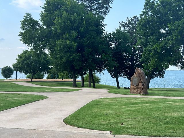 110 Gregory Drive, Heath, TX 75032