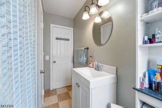 95 William Pl, Totowa Boro, NJ 07512