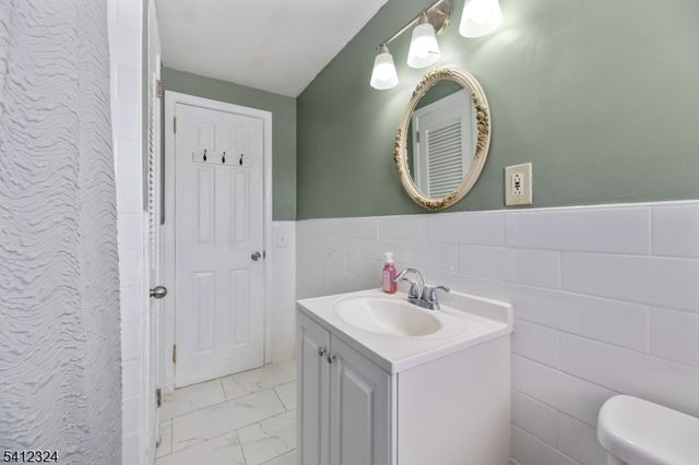 95 William Pl, Totowa Boro, NJ 07512