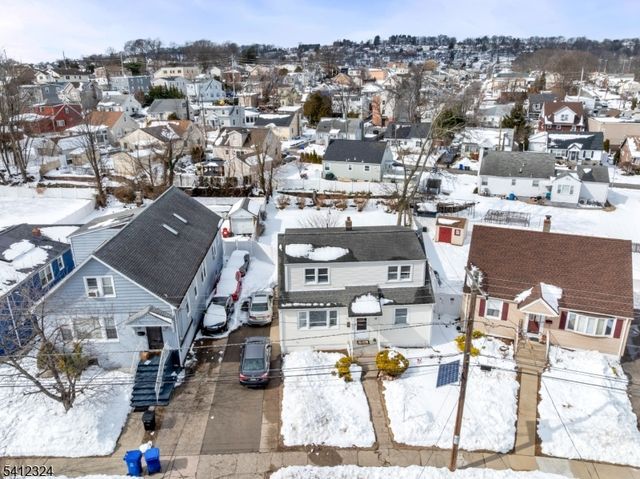 95 William Pl, Totowa Boro, NJ 07512