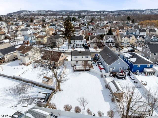 95 William Pl, Totowa Boro, NJ 07512