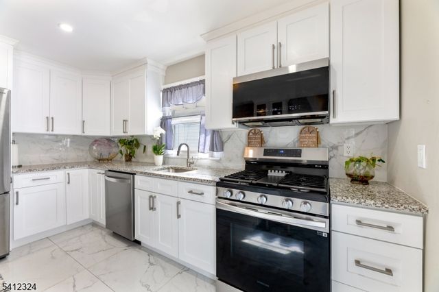 95 William Pl, Totowa Boro, NJ 07512