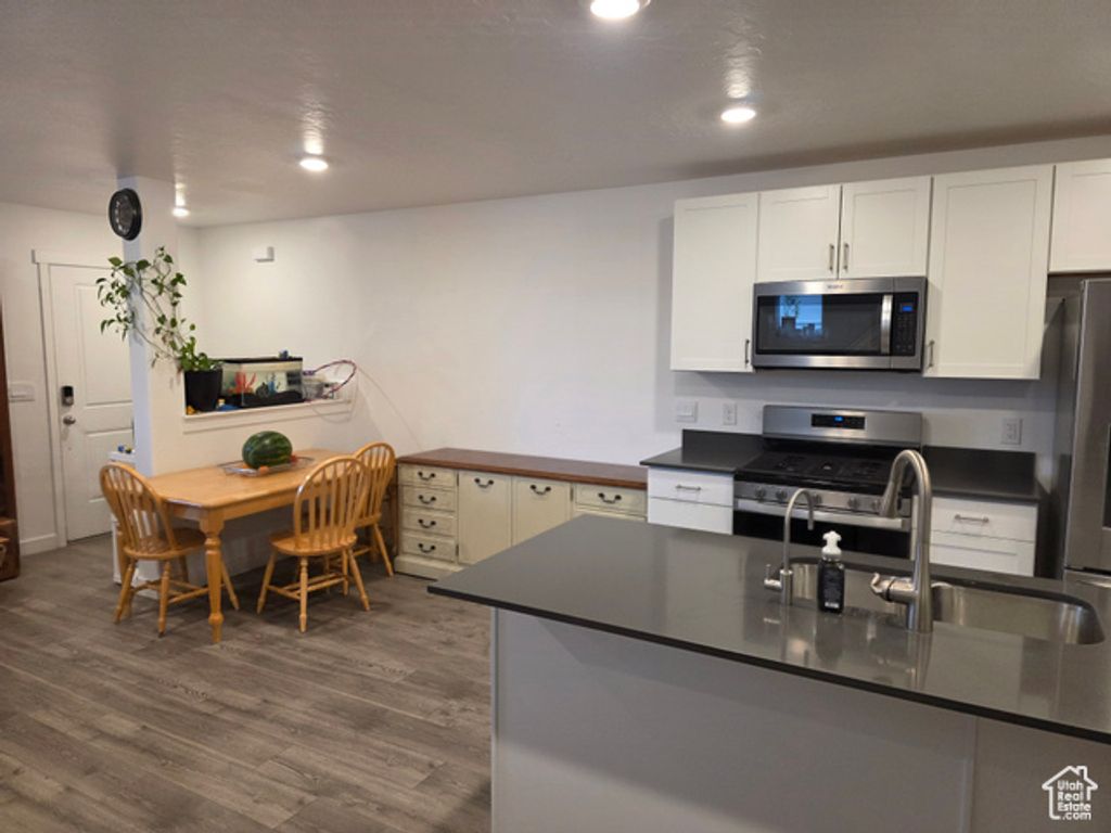 Image 11 of property listing at 1375 S OAKDALE DR, Santaquin, UT 84655