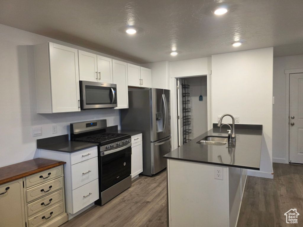 Image 9 of property listing at 1375 S OAKDALE DR, Santaquin, UT 84655