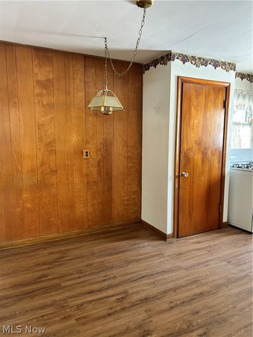 1718 Parkman Road NW, Warren, OH 44485