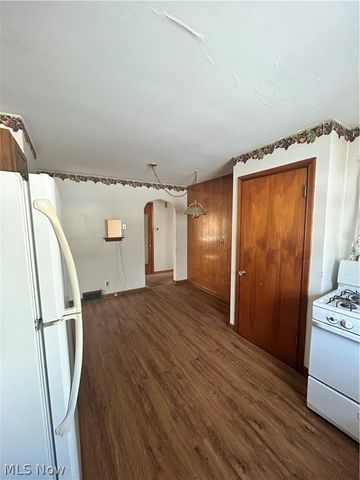 1718 Parkman Road NW, Warren, OH 44485