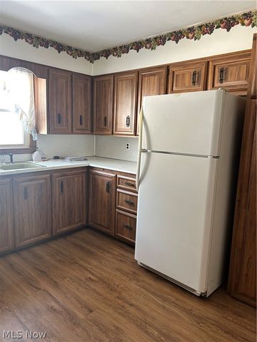 1718 Parkman Road NW, Warren, OH 44485