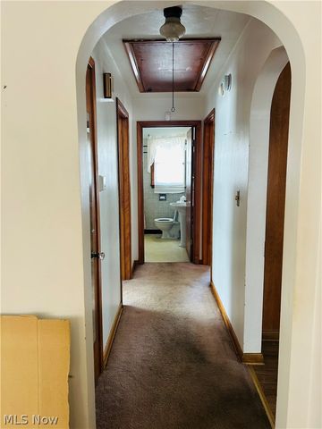 1718 Parkman Road NW, Warren, OH 44485