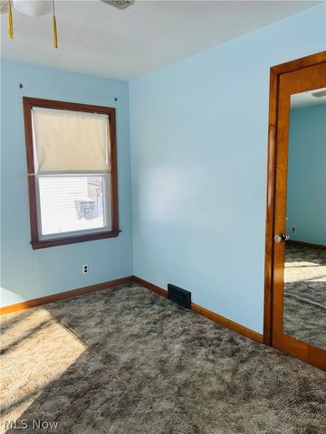 1718 Parkman Road NW, Warren, OH 44485