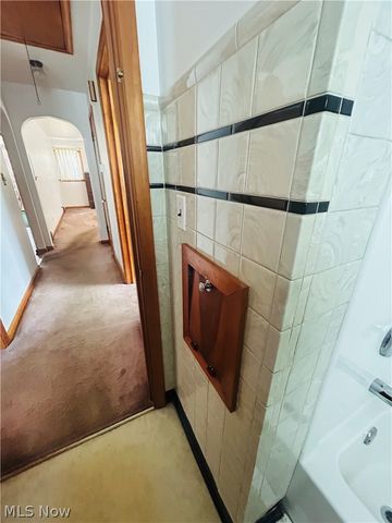 1718 Parkman Road NW, Warren, OH 44485