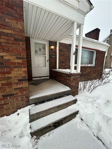 1718 Parkman Road NW, Warren, OH 44485