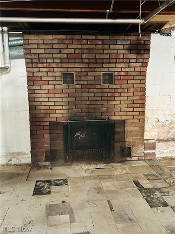 1718 Parkman Road NW, Warren, OH 44485