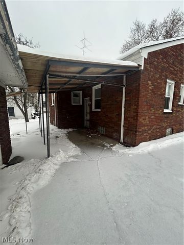 1718 Parkman Road NW, Warren, OH 44485