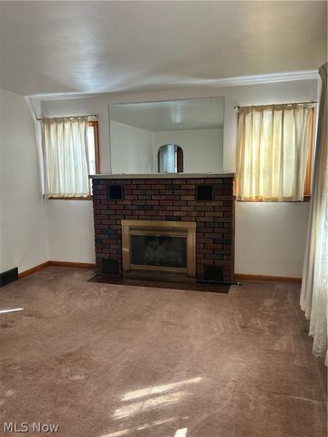 1718 Parkman Road NW, Warren, OH 44485