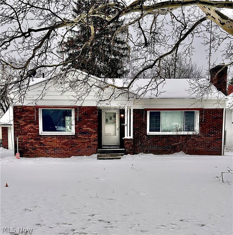 1718 Parkman Road NW, Warren, OH 44485