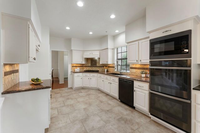 70 Amberglow Court, The Woodlands, TX 77381