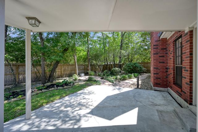 70 Amberglow Court, The Woodlands, TX 77381
