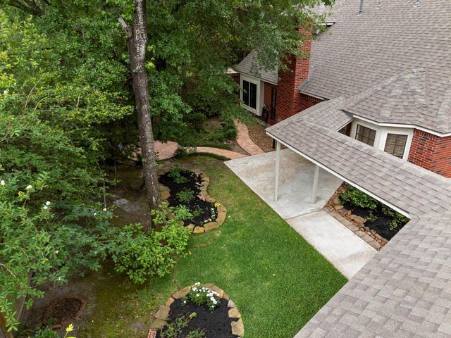 70 Amberglow Court, The Woodlands, TX 77381