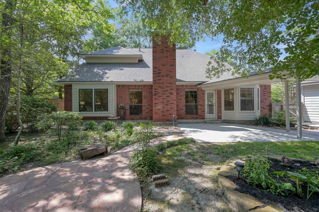 70 Amberglow Court, The Woodlands, TX 77381