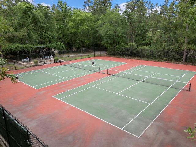 70 Amberglow Court, The Woodlands, TX 77381