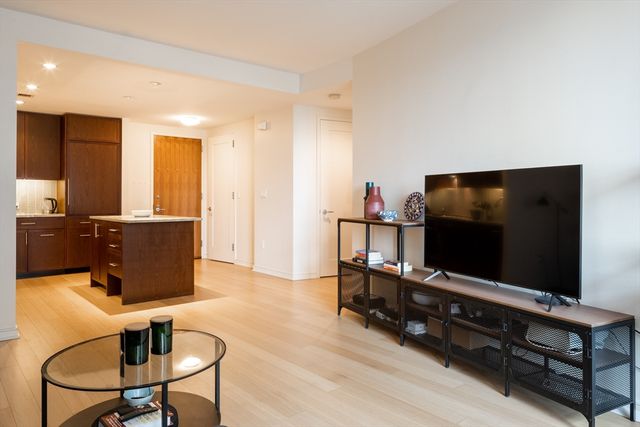 580 Washington St 1414, Boston, MA 02111