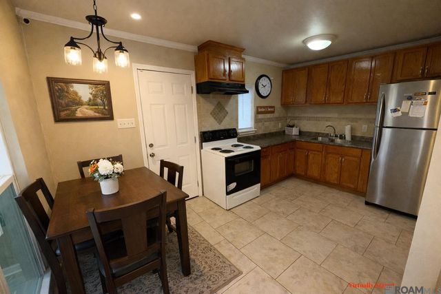 12246 Palmyra Dr, Baton Rouge, LA 70807