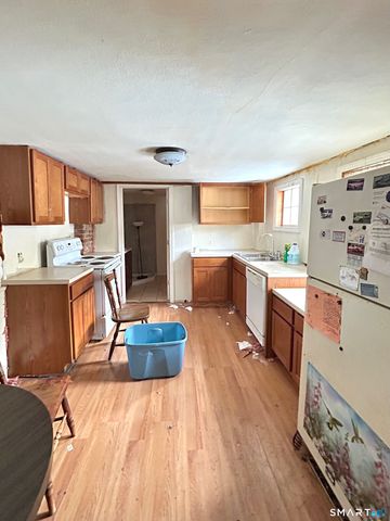 64 Bridge Street, Canton, CT 06019