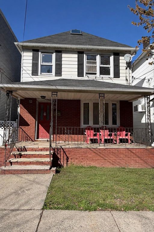 39 40TH ST, Bayonne, NJ 07002