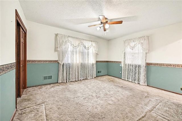 112 Helen Street, Excelsior Springs, MO 64024