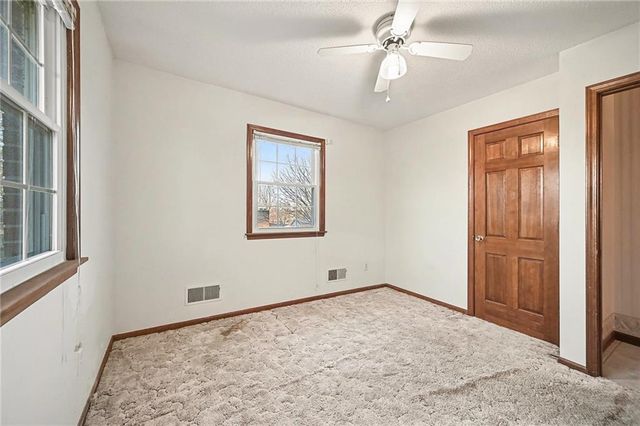 112 Helen Street, Excelsior Springs, MO 64024