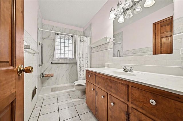 112 Helen Street, Excelsior Springs, MO 64024